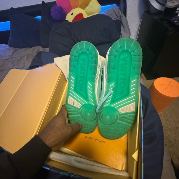 Louis Vuitton trainers good condition worn - Picture 5 of 5